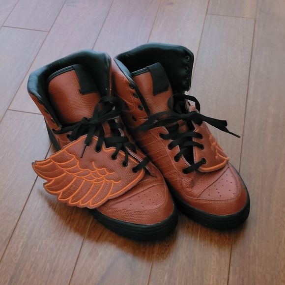 Jeremy Scott ltd ed. Winged Basketball shoes - Picture 10 of 10